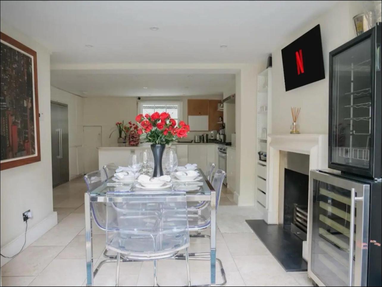 Entire 3 Bed Town House, Chelsea, Londra