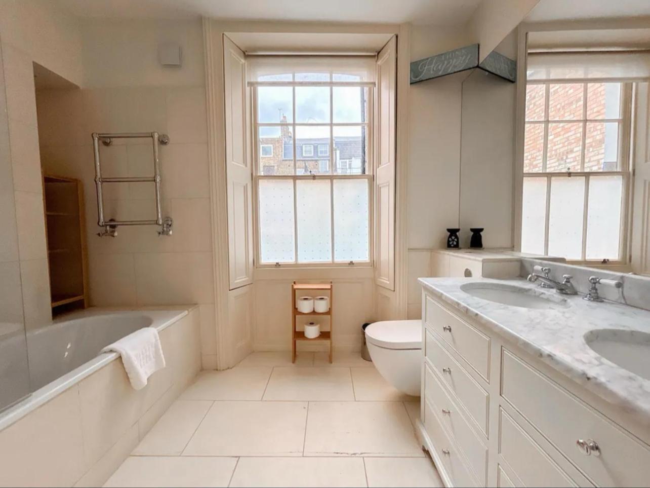 Entire 3 Bed Town House, Chelsea, * Londra